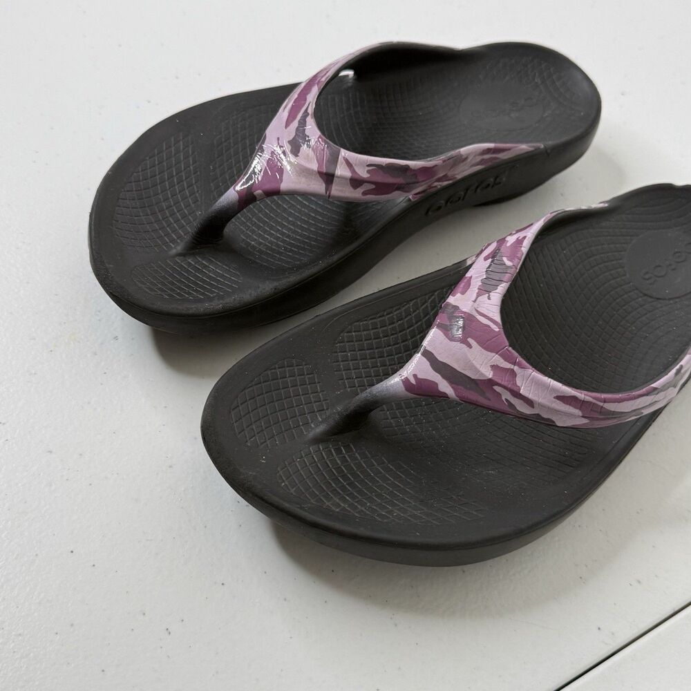OOFOS OOlala Limited Recovery Sandals Womens 9 Purple Camo Flip Flops EU 40 - Picture 4 of 11